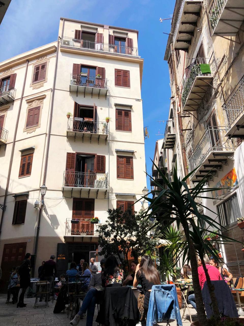 Casa Nostra B&B Palermo Bagian luar foto